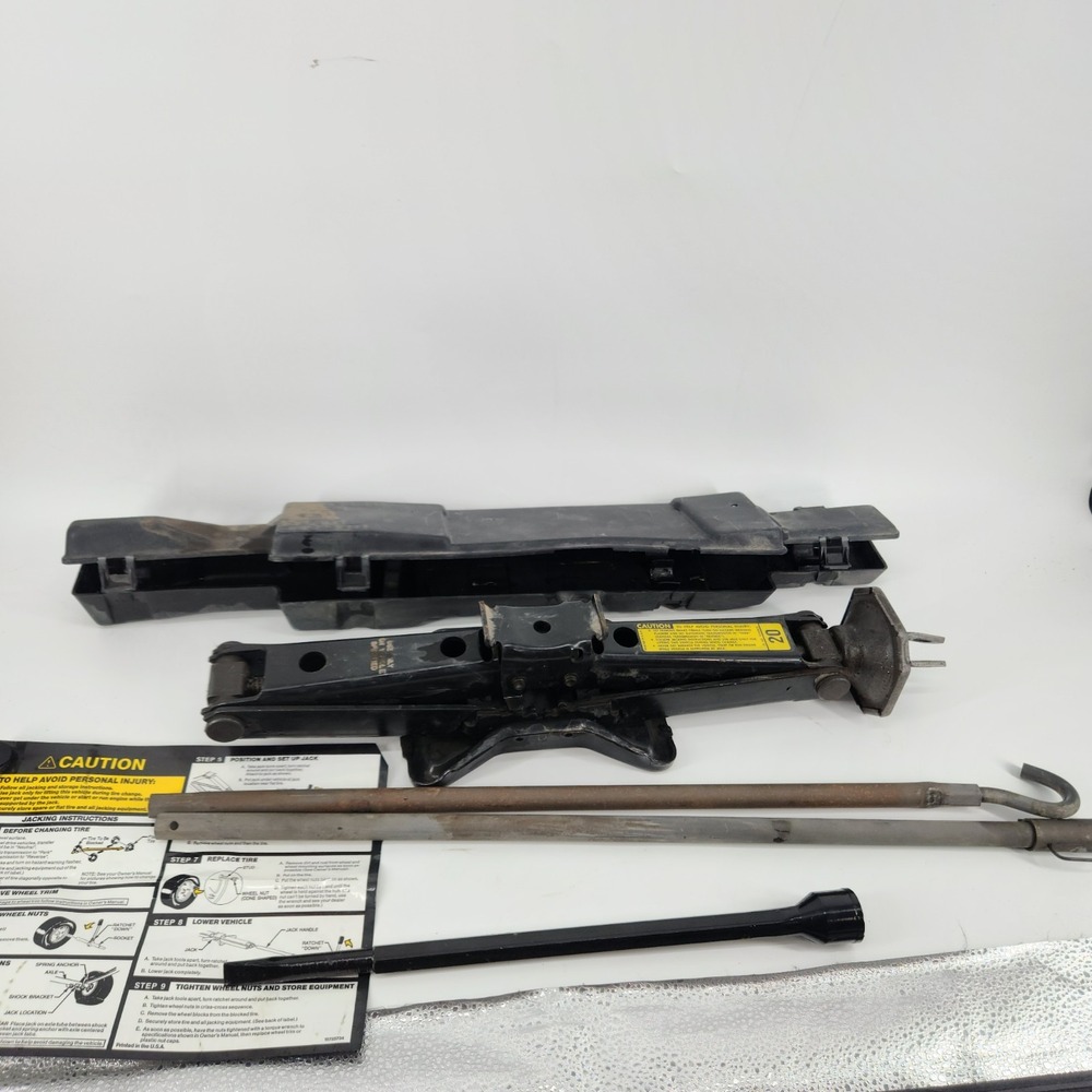 1995-99 Chevy GMC Suburban 2500 C/K 2500 3500 OEM Heavy Duty Jack Tool Kit